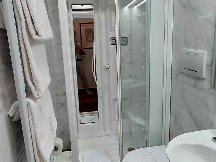 Immagine 23 di Appartamento in vendita  a Firenze