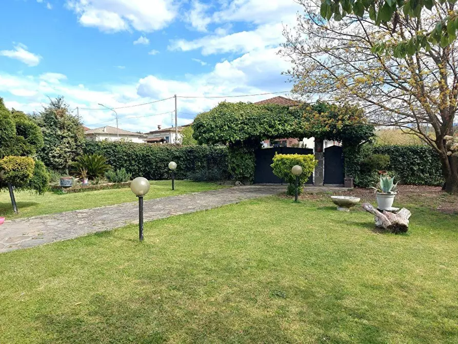 Immagine 40 di Villa in vendita  a Licciana Nardi