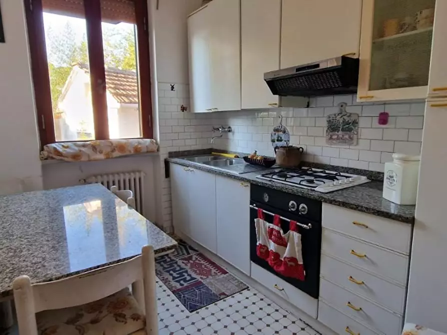 Immagine 56 di Villa in vendita  a Carrara