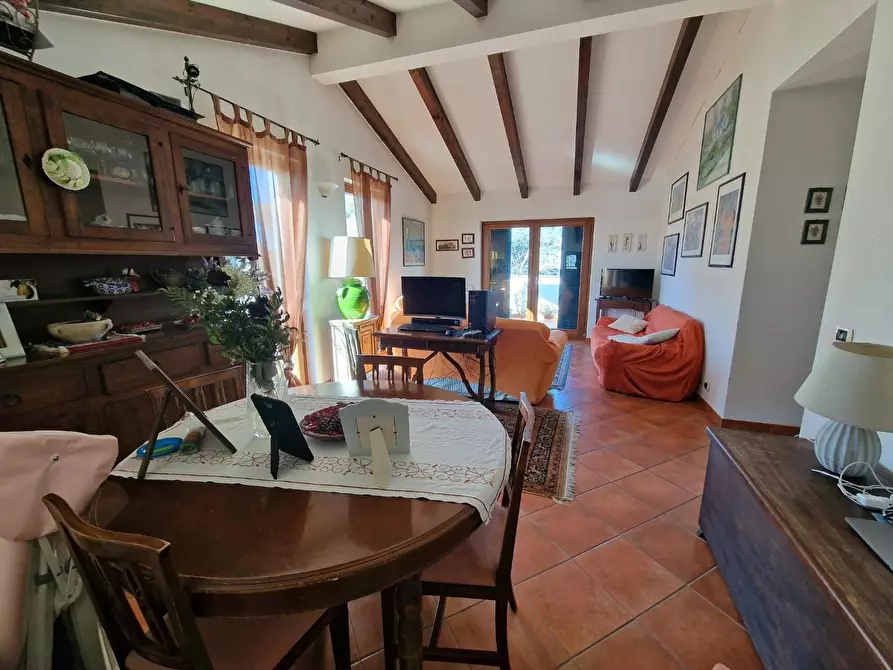 Immagine 25 di Villa in vendita  a Carrara