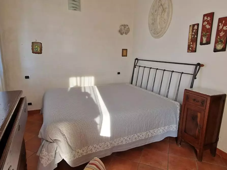 Immagine 42 di Villa in vendita  a Carrara