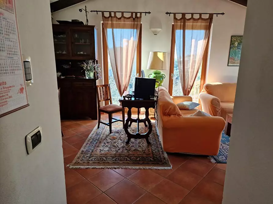 Immagine 1 di Villa in vendita  a Carrara