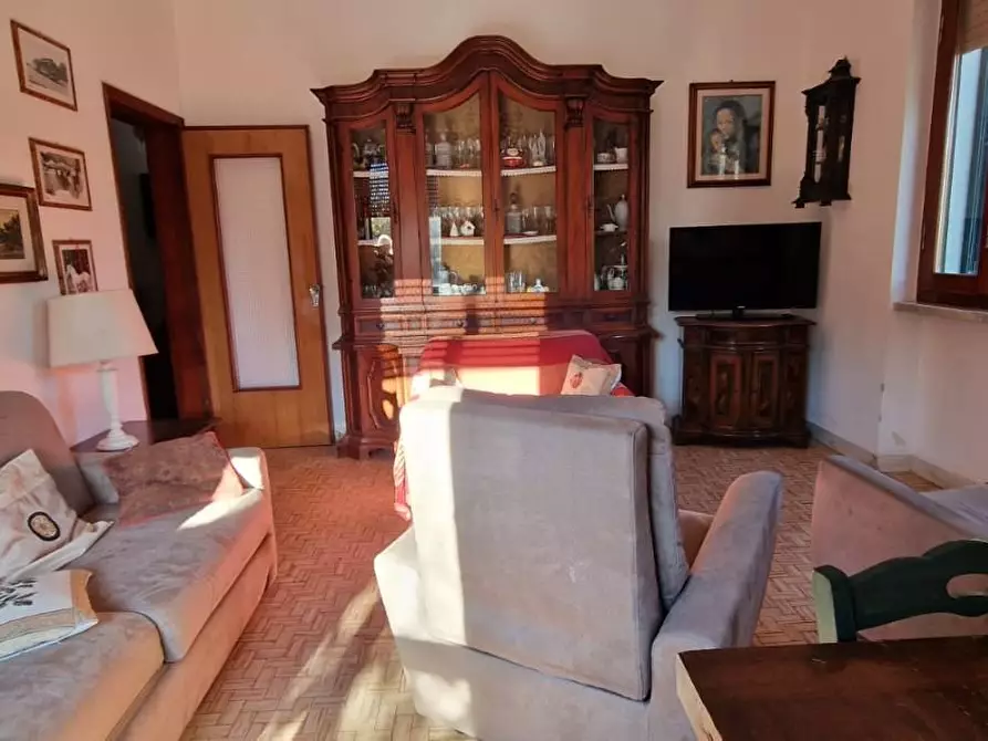 Immagine 54 di Villa in vendita  a Carrara
