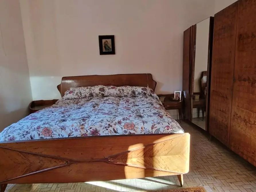 Immagine 48 di Villa in vendita  a Carrara