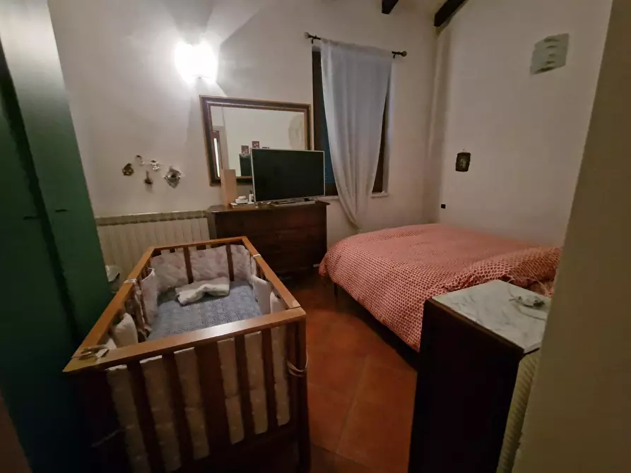 Immagine 5 di Villa in vendita  a Carrara
