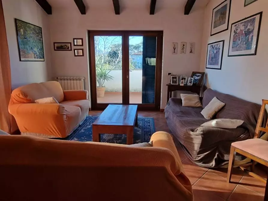 Immagine 40 di Villa in vendita  a Carrara