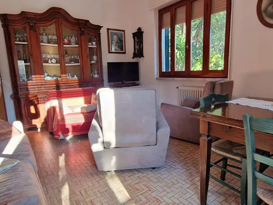 Immagine 55 di Villa in vendita  a Carrara