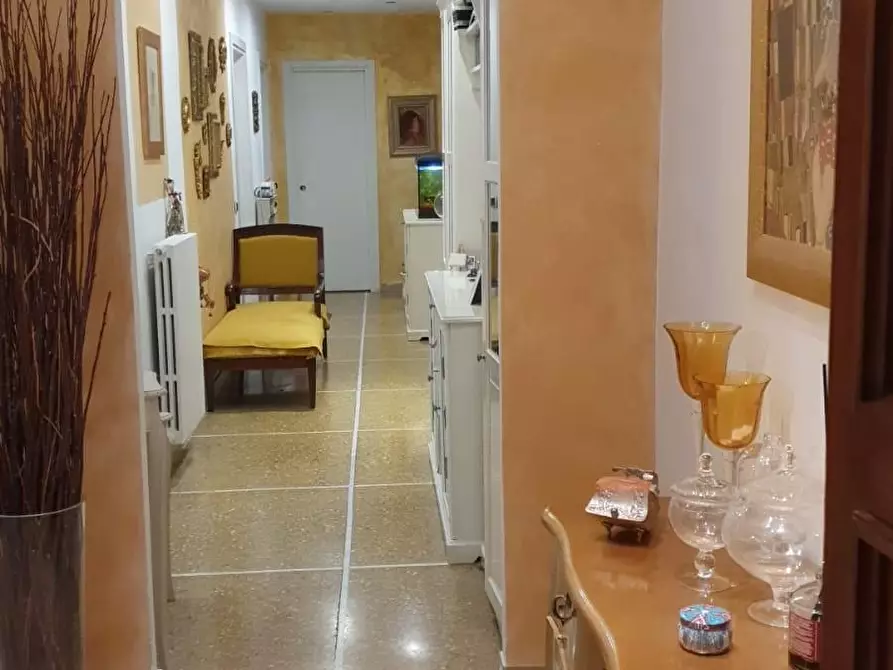 Immagine 10 di Appartamento in vendita  a Livorno