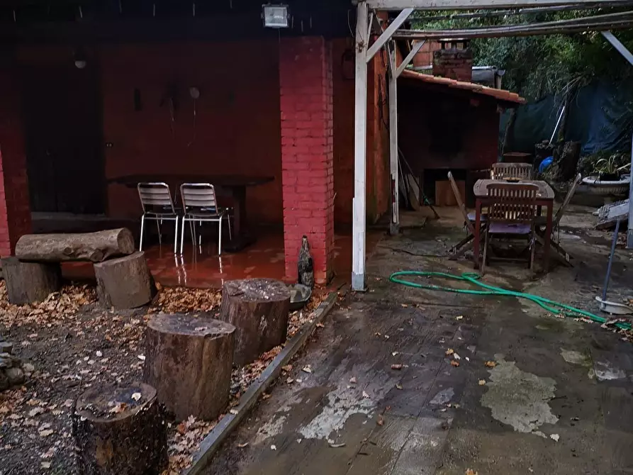 Immagine 3 di Terreno agricolo in vendita  a Livorno