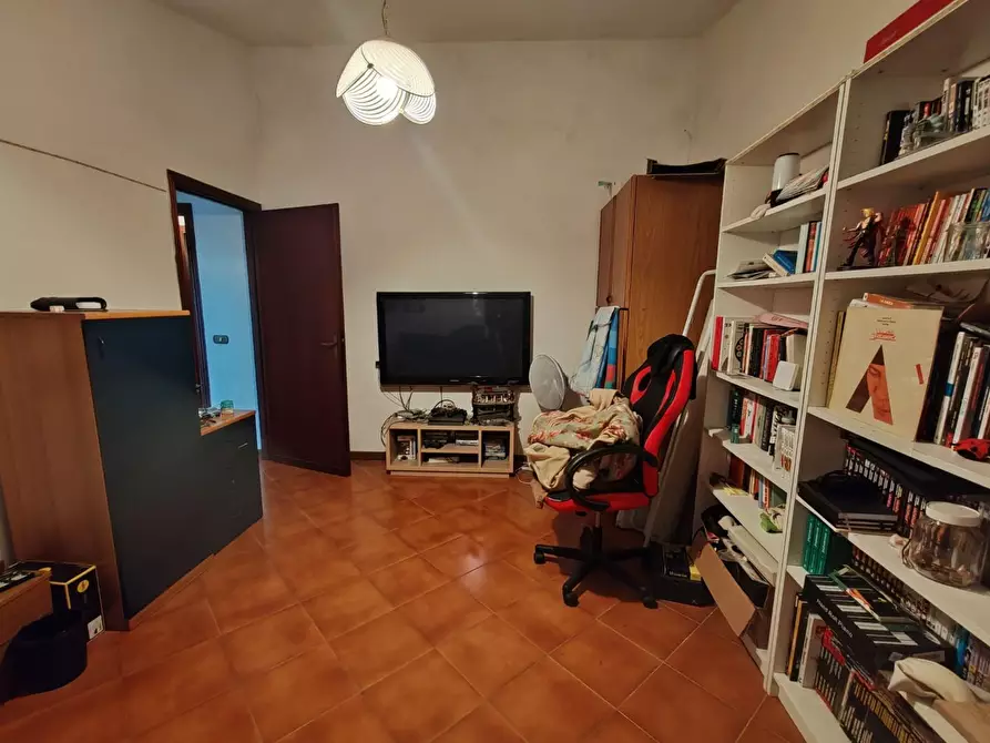 Immagine 10 di Appartamento in vendita  a Massa