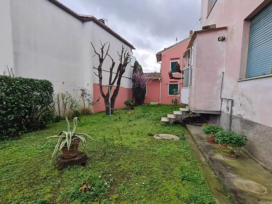 Immagine 55 di Villa in vendita  a Capannoli