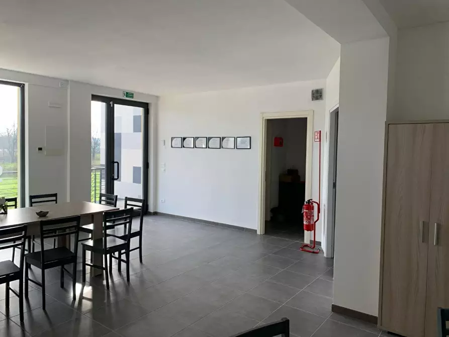 Immagine 16 di Ufficio in affitto  a Capannori