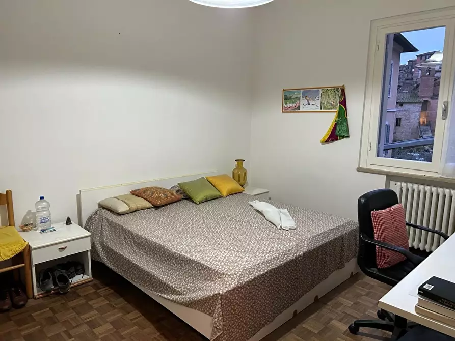 Immagine 2 di Appartamento in vendita  a Siena