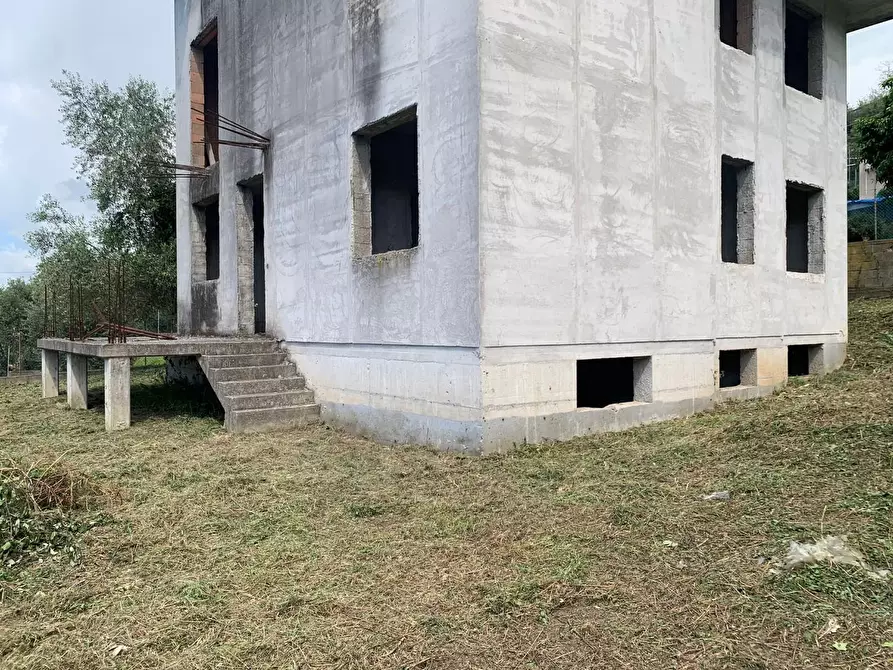 Immagine 52 di Villa in vendita  a Massarosa