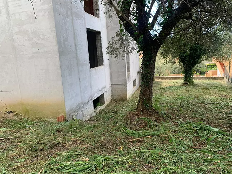 Immagine 48 di Villa in vendita  a Massarosa