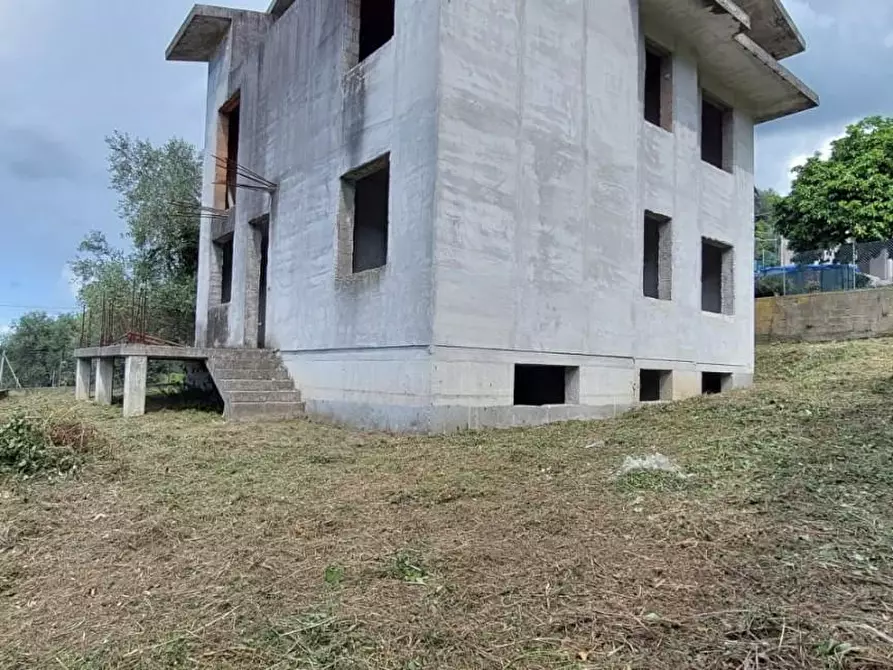 Immagine 3 di Villa in vendita  a Massarosa