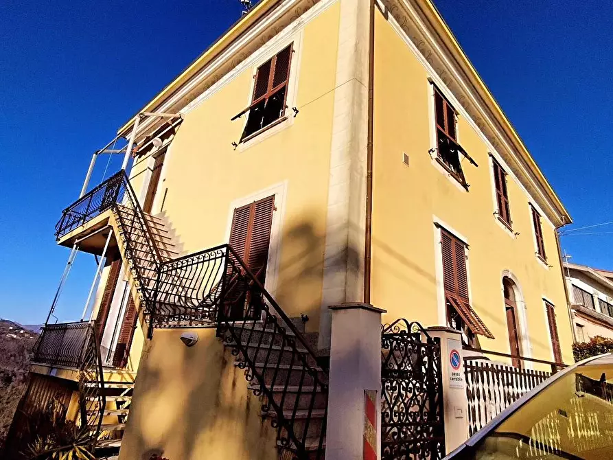 Immagine 1 di Casa bifamiliare in vendita  a La Spezia