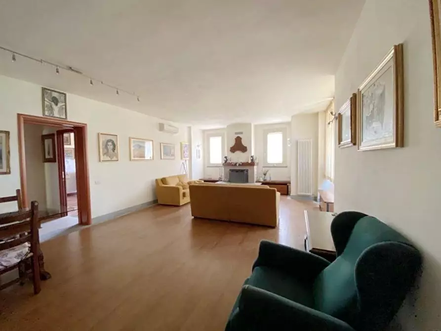 Immagine 26 di Villa in vendita  a Pisa