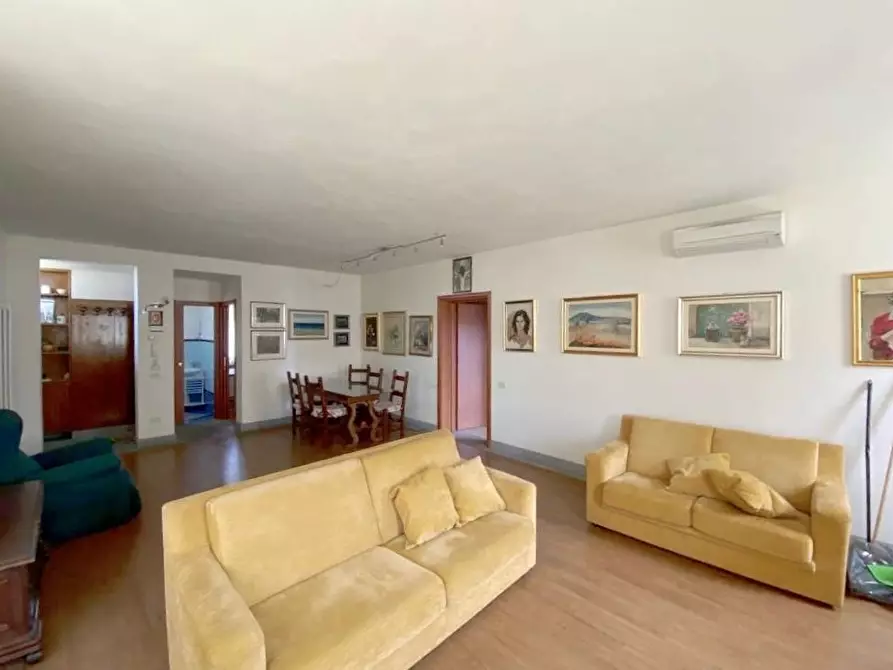 Immagine 27 di Villa in vendita  a Pisa