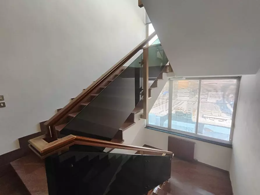 Immagine 12 di Ufficio in affitto  a Carrara