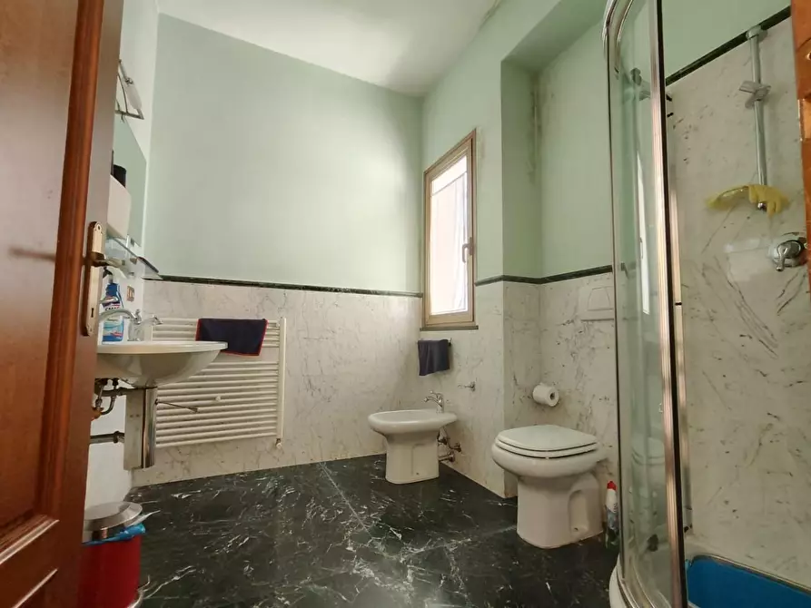 Immagine 6 di Ufficio in affitto  a Carrara