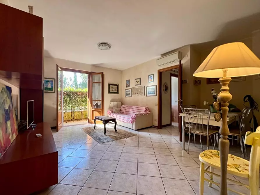 Immagine 7 di Appartamento in vendita  a Massa