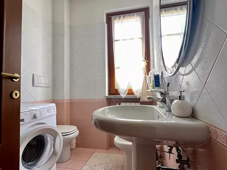 Immagine 16 di Appartamento in vendita  a Massa