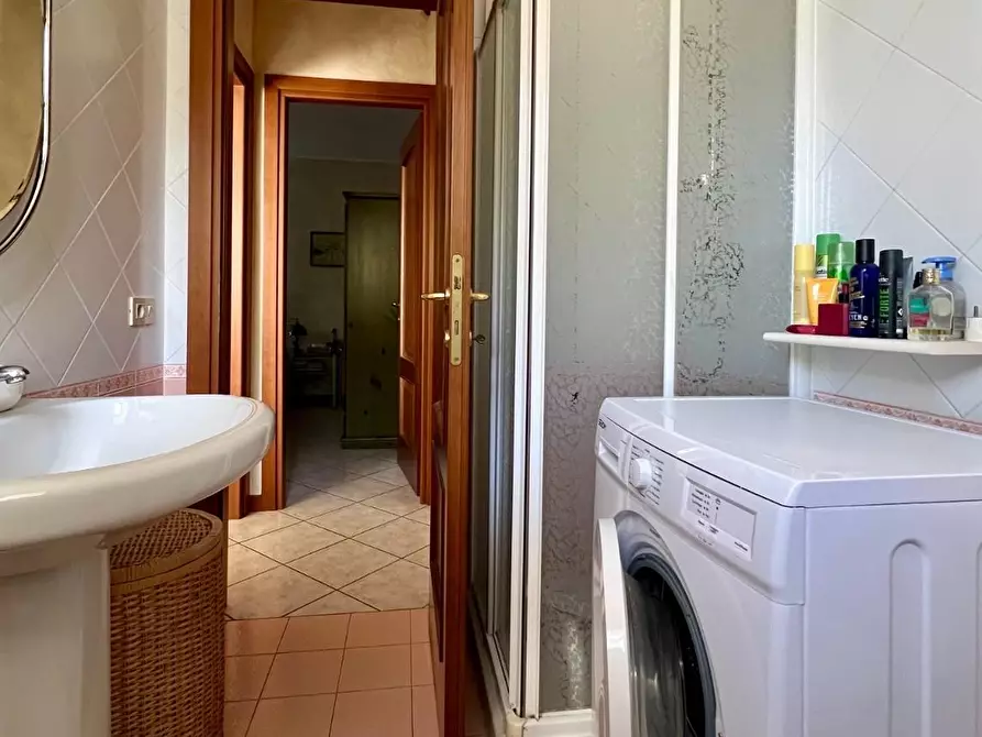 Immagine 6 di Appartamento in vendita  a Massa