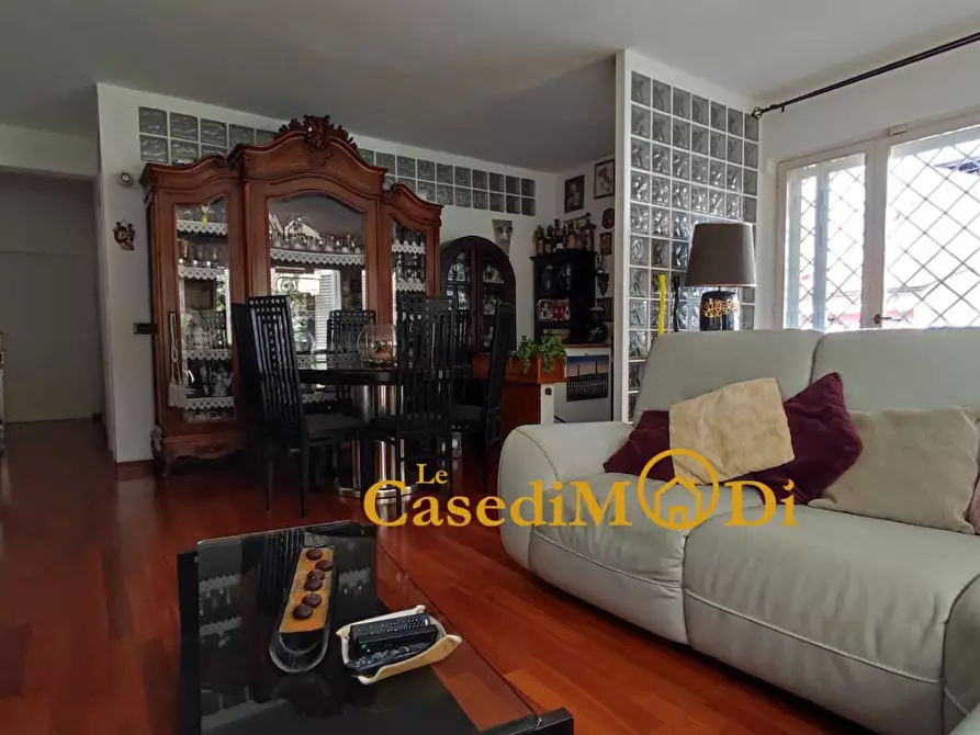 Immagine 5 di Appartamento in vendita  a Livorno