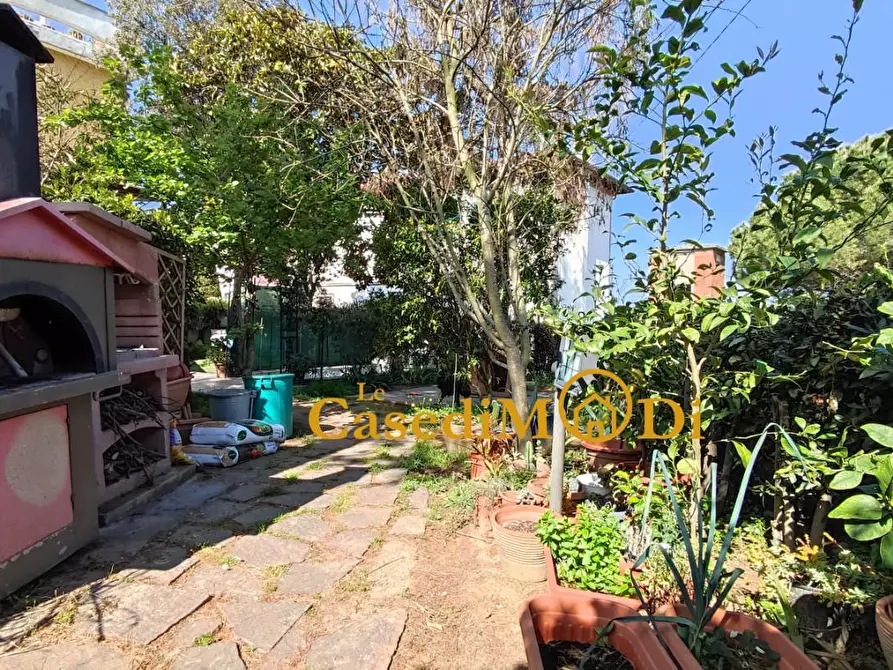 Immagine 1 di Appartamento in vendita  a Livorno