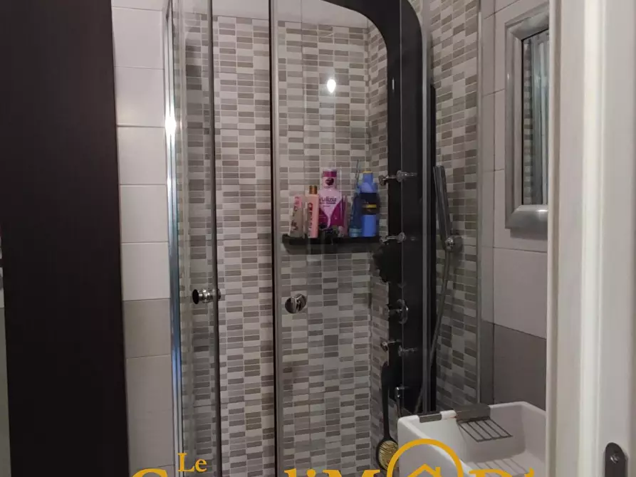 Immagine 21 di Appartamento in vendita  a Livorno