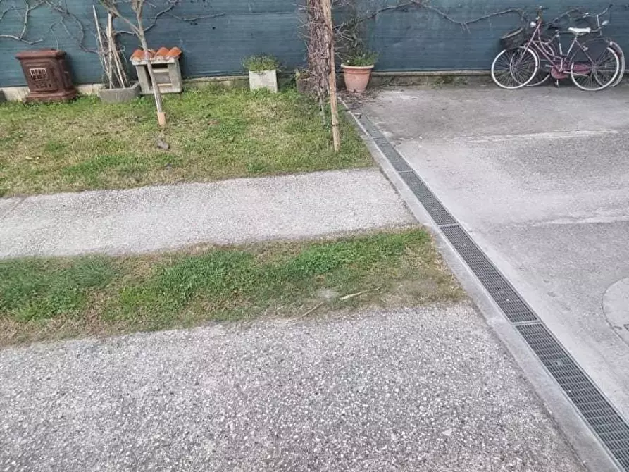 Immagine 30 di Villa in vendita  a Carrara