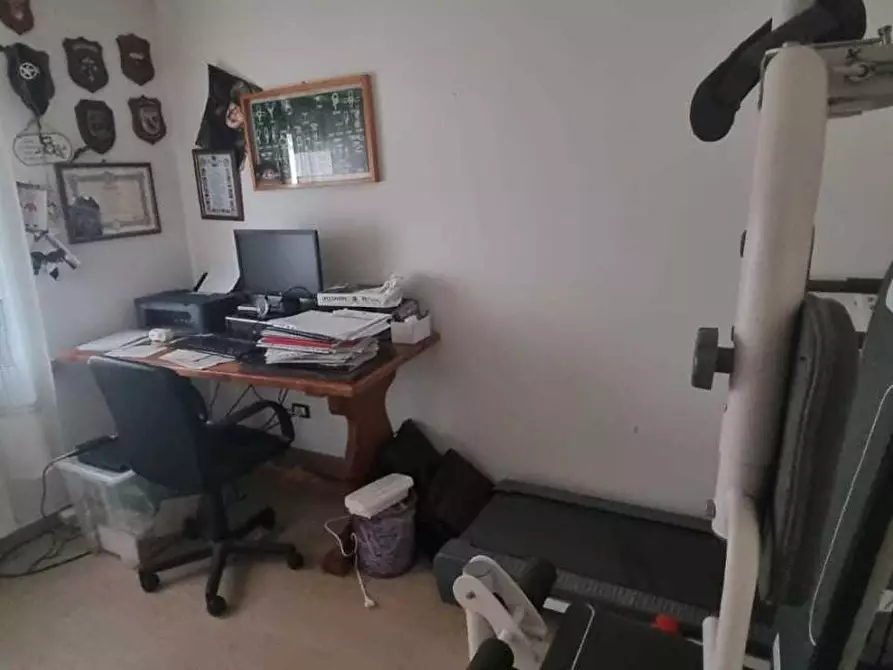 Immagine 21 di Villa in vendita  a Carrara