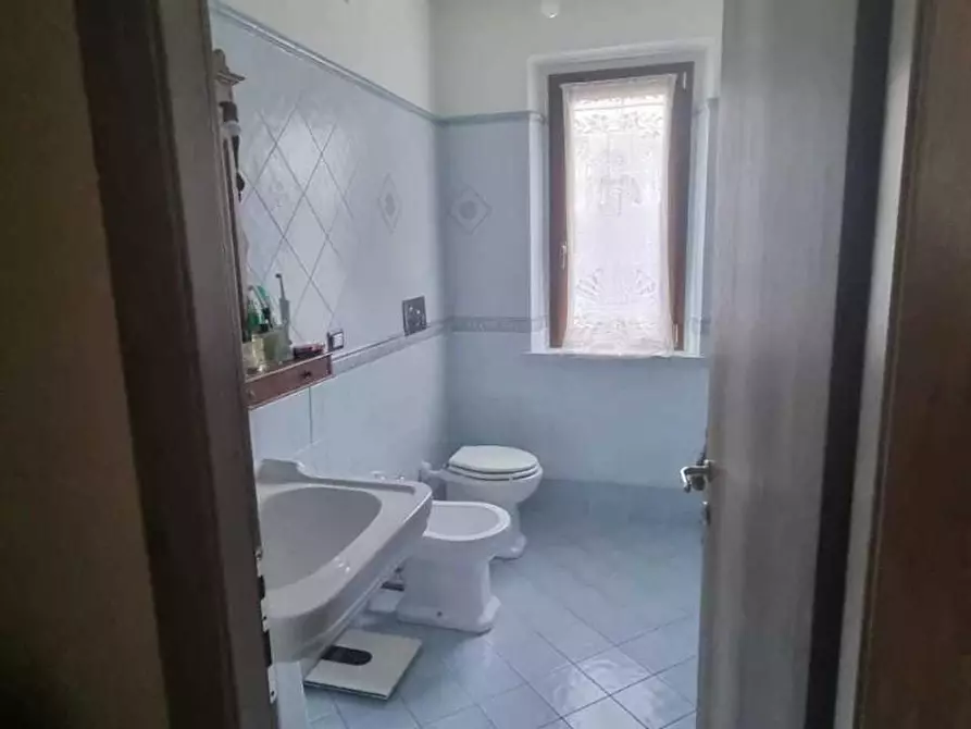 Immagine 10 di Villa in vendita  a Carrara