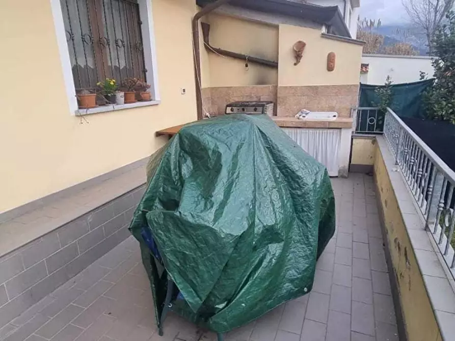 Immagine 33 di Villa in vendita  a Carrara