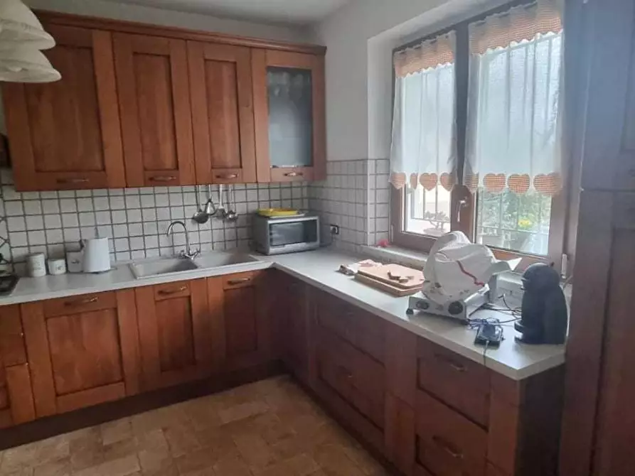 Immagine 4 di Villa in vendita  a Carrara