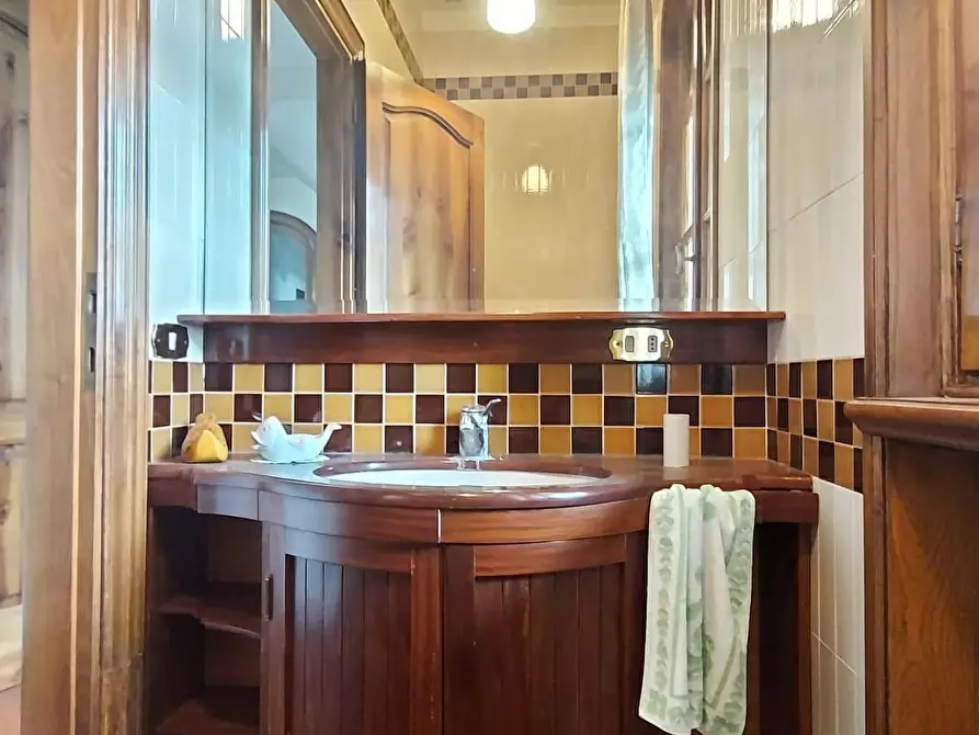 Immagine 32 di Villa in vendita  a Lucca