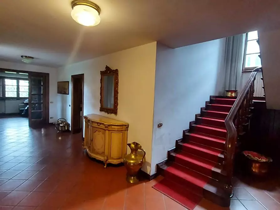 Immagine 25 di Villa in vendita  a Lucca