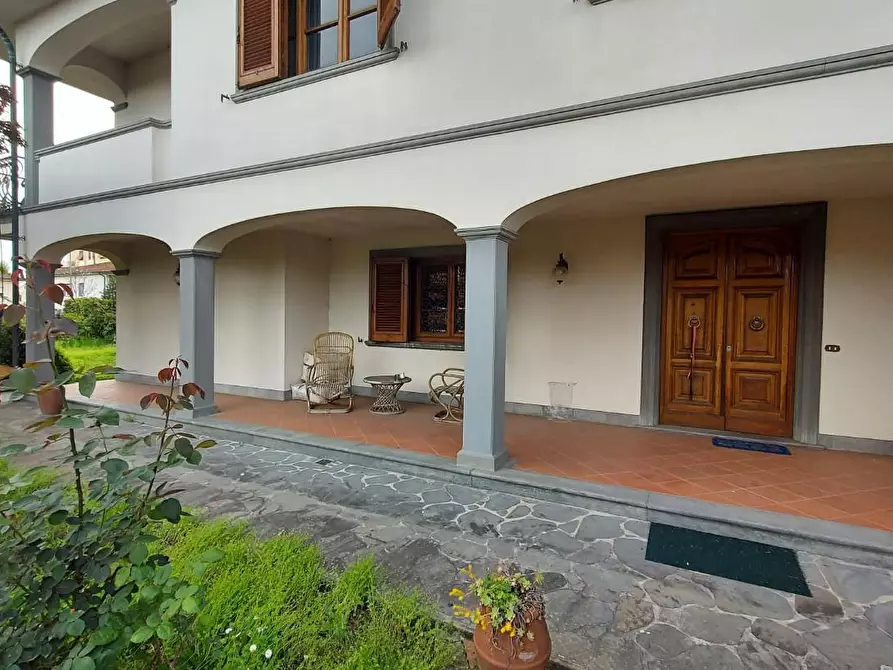 Immagine 39 di Villa in vendita  a Lucca