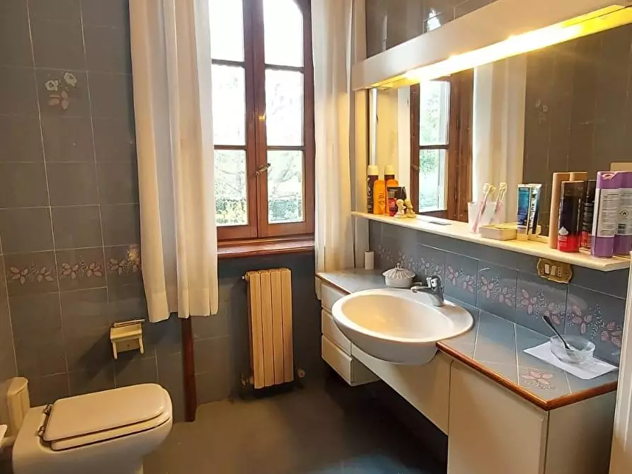 Immagine 21 di Villa in vendita  a Lucca