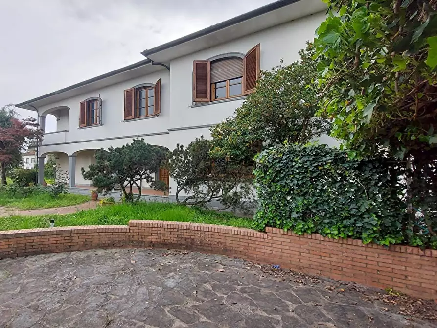 Immagine 40 di Villa in vendita  a Lucca