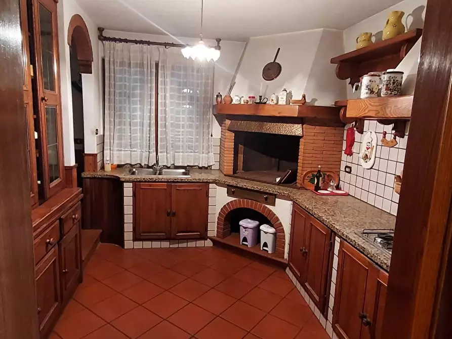 Immagine 24 di Villa in vendita  a Lucca