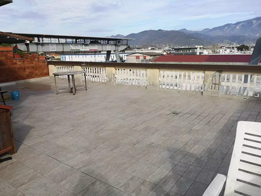 Immagine 3 di Appartamento in vendita  a Carrara