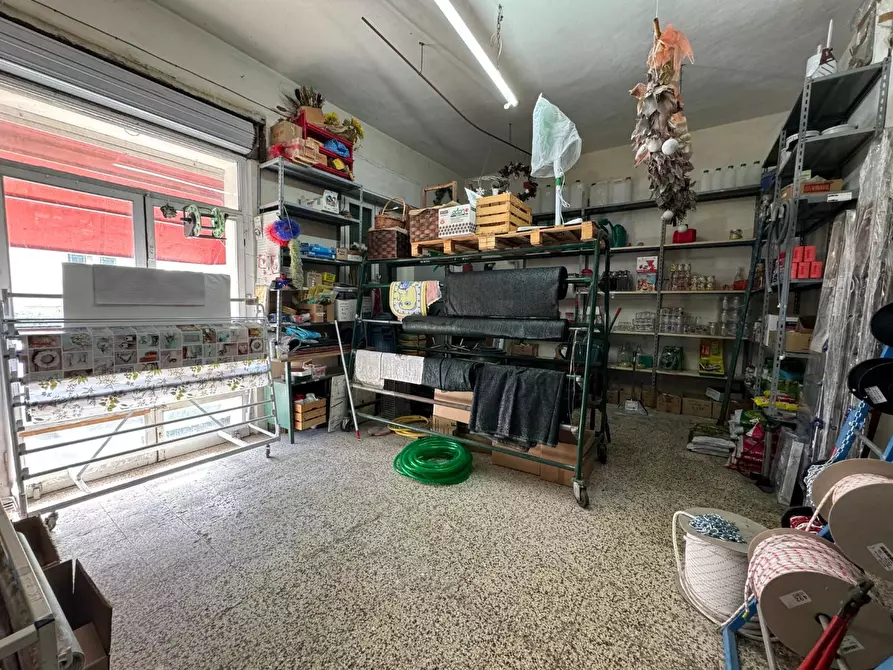 Immagine 5 di Locale commerciale in vendita  a Pisa