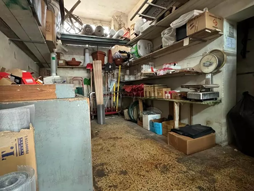 Immagine 6 di Locale commerciale in vendita  a Pisa