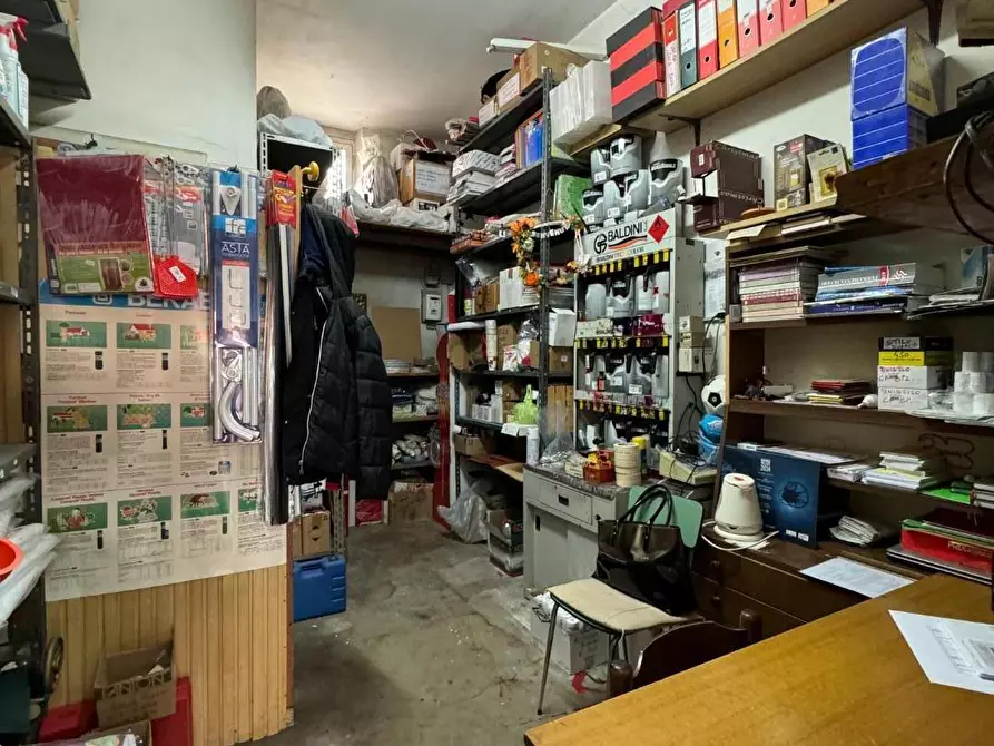 Immagine 7 di Locale commerciale in vendita  a Pisa