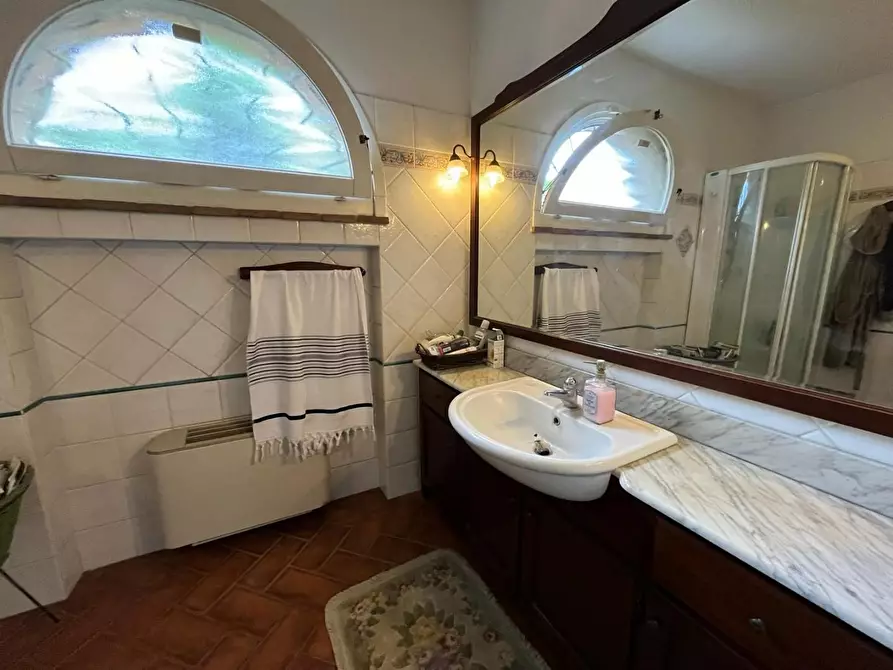 Immagine 25 di Villa in vendita  a Cecina