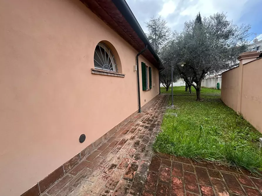 Immagine 58 di Villa in vendita  a Cecina