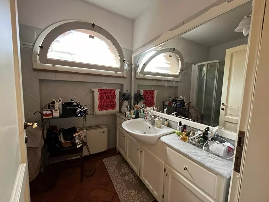 Immagine 22 di Villa in vendita  a Cecina