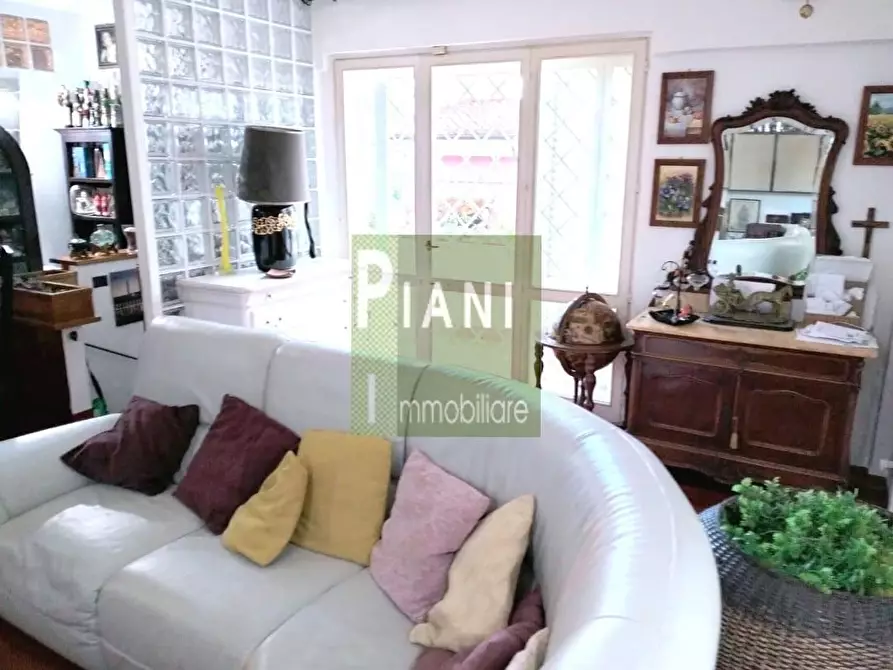 Immagine 8 di Appartamento in vendita  a Livorno